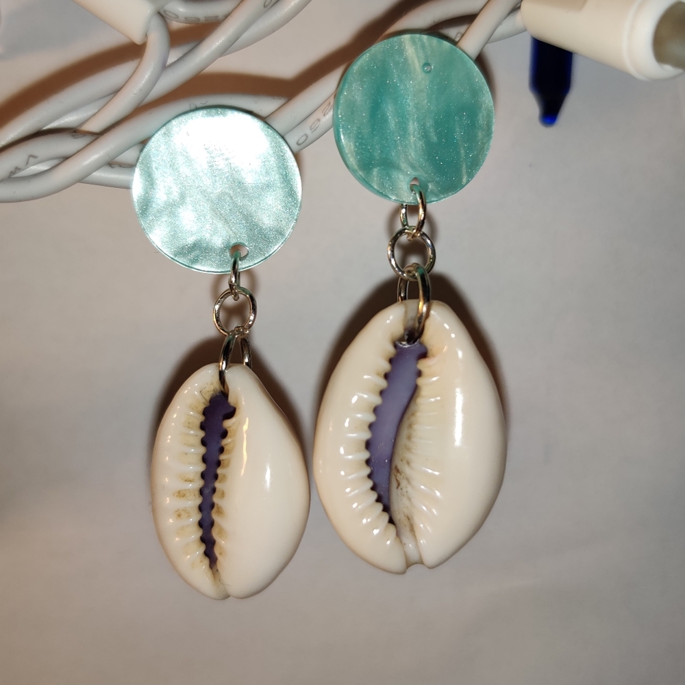 NEW Shell Teal Aqua Dangle Drop Beach Sea Bohemian Charm Nautical Mermaid